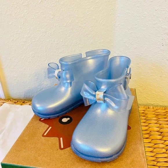 Mini Melissa Girl's Sugar Bow Rain Boots - Picture 11 of 13